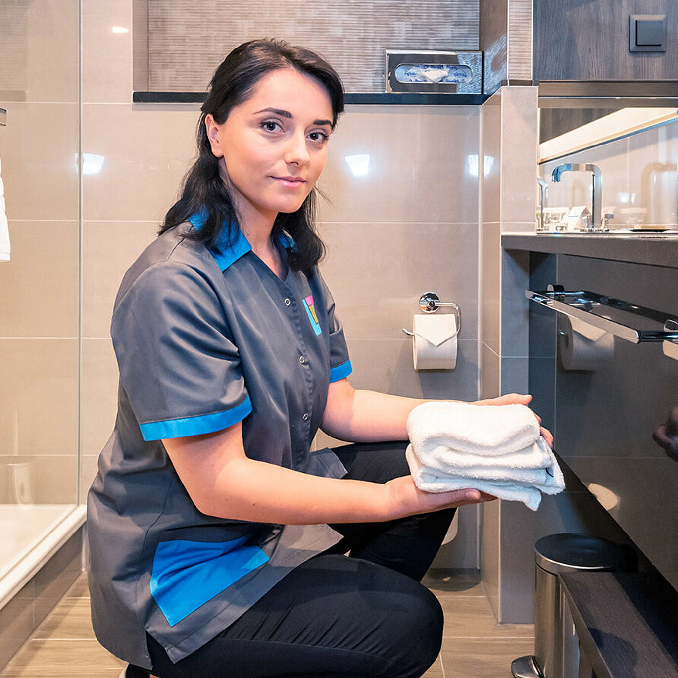 RAHMER Dienstleistungen Housekeeping plus Hotelreinigung Badreinigung Zimmermädchen Handtücher
