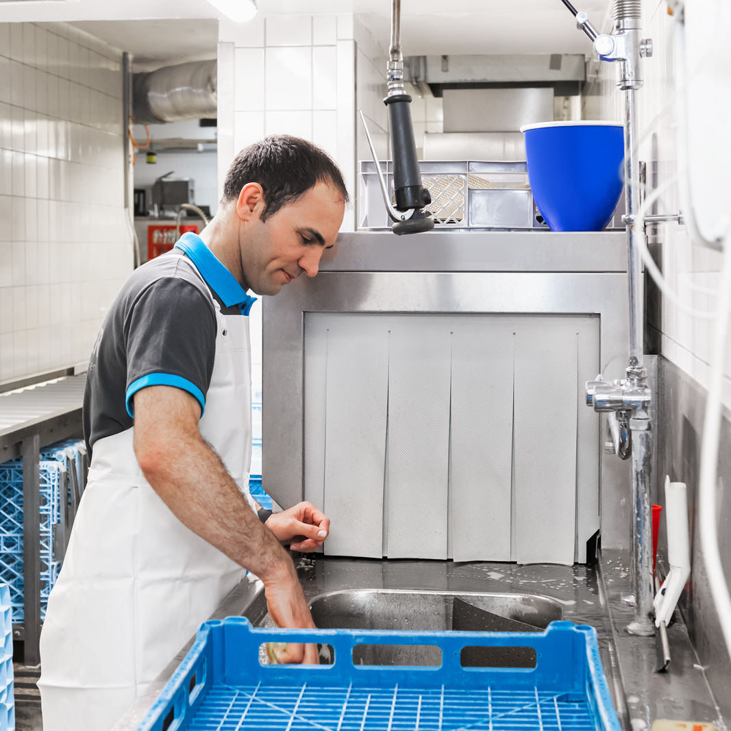 RAHMER Dienstleistungen Housekeeping plus Hotelreinigung Spüldienst Küchenreinigung